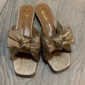 Lulu’s gold bow flats